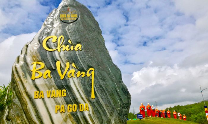 thuê xe đi chùa ba vàng giá rẻ nhất Hà Nội